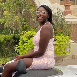 I telling my old prom dress!